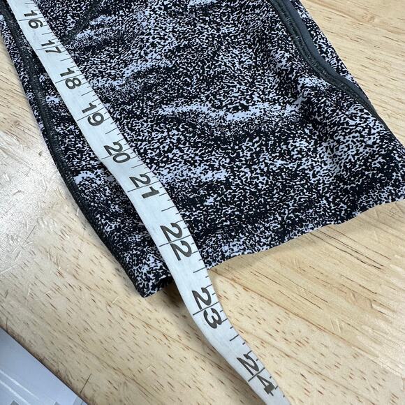 Lululemon Surge Tight 22" Men's Size Medium LM5A82S Excellent Used Condition - Picture 6 of 6